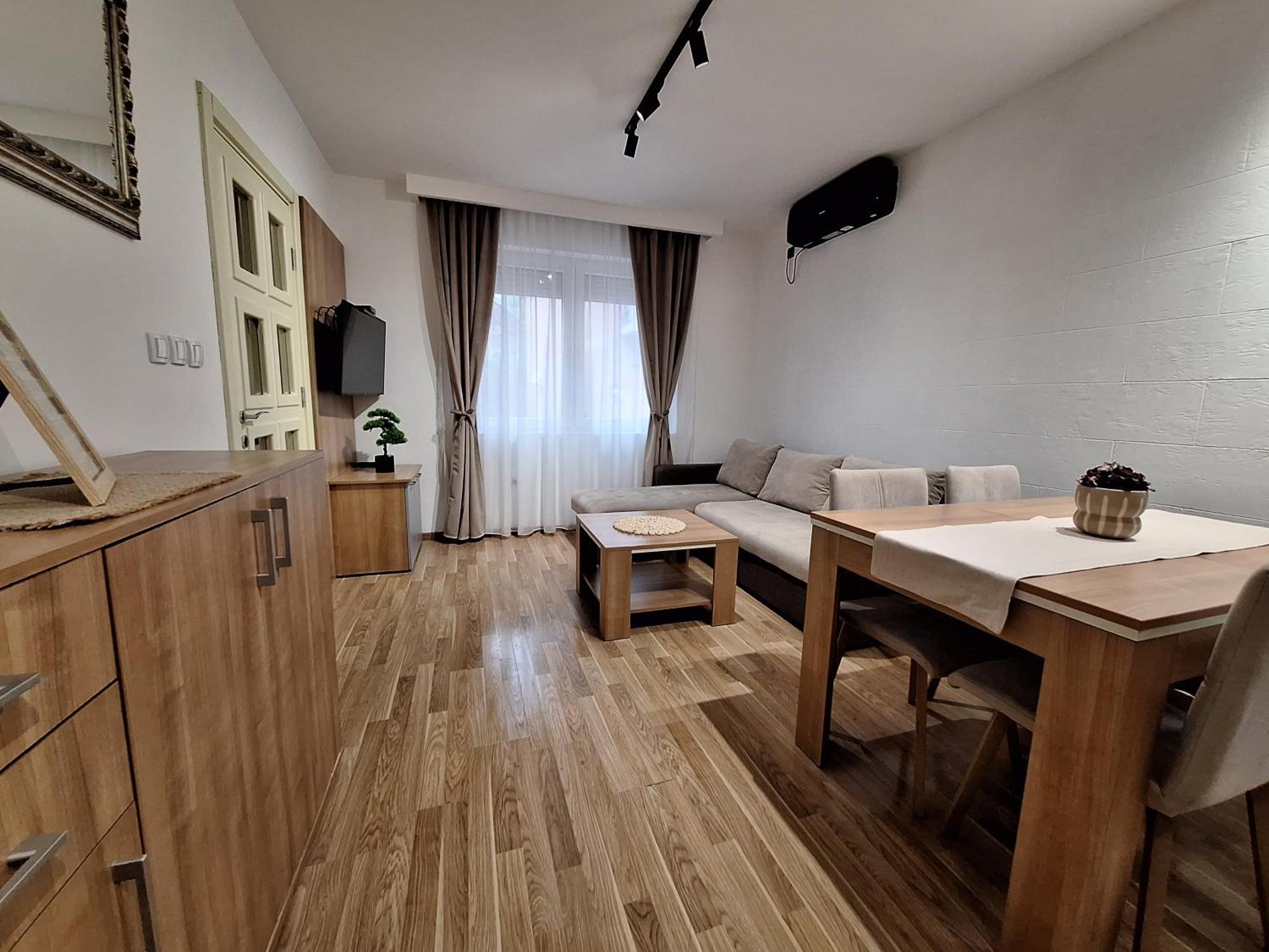 Matino Apartments 2 Valjevo Buitenkant foto